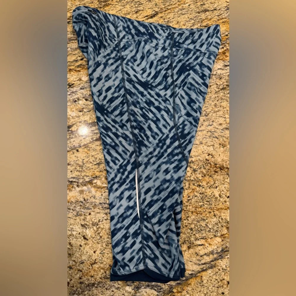 The North Face Motivation Printed Leggings Cropped Blue Women’s Size L - Picture 4 of 10